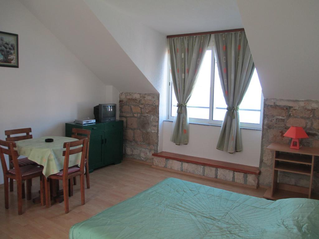 Apartments Acalinovic Vis Quarto foto
